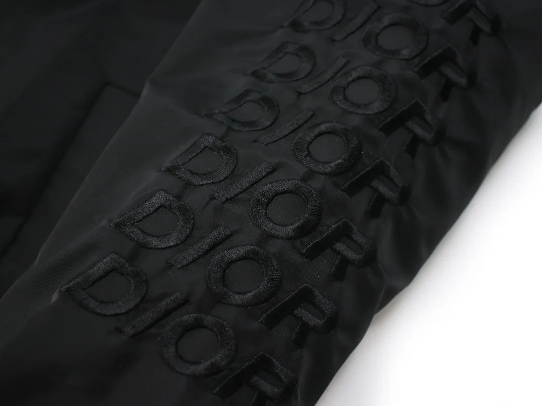 【DIOR  公式旗艦店】ディオール   ジャケット着 好評に付き再入荷！ 240923