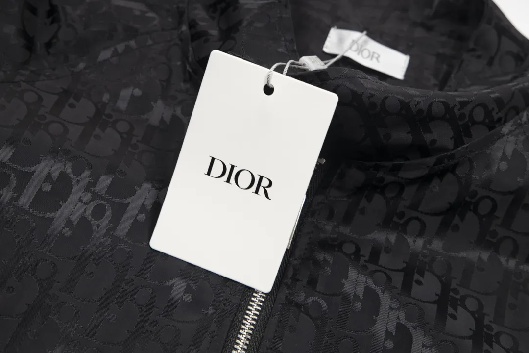 【DIOR 公式旗艦店】ディオール ジャケット着 好評に付き再入荷 240828