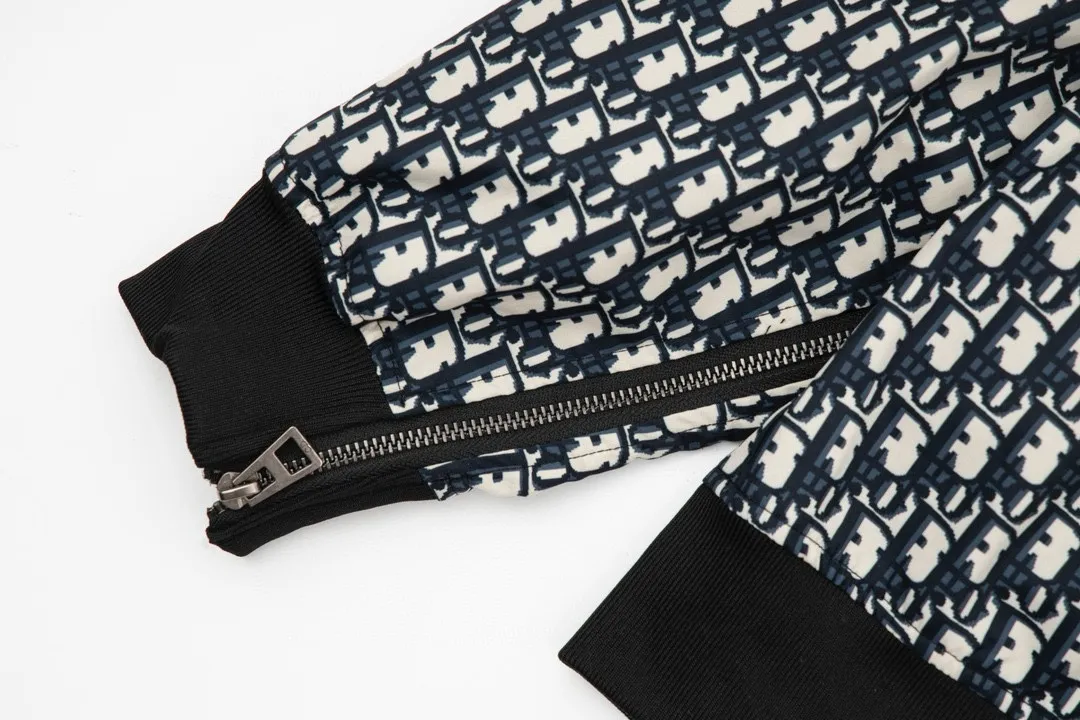 【DIOR  公式旗艦店】 ディオール  ジャケット着 好評に付き再入荷 240827
