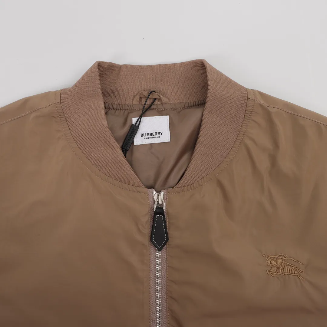 【BURBERRY  公式旗艦店】バーバリー   ジャケット着 好評に付き再入荷！241112