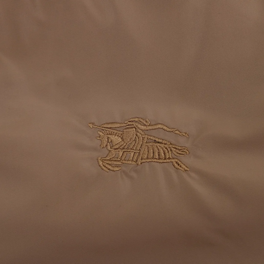 【BURBERRY  公式旗艦店】バーバリー   ジャケット着 好評に付き再入荷！241112