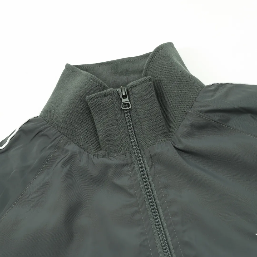 【BURBERRY  公式旗艦店】バーバリー   ジャケット着 好評に付き再入荷！241112