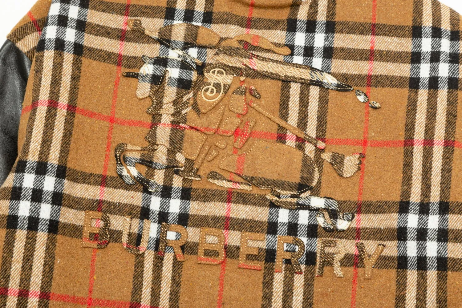 【BURBERRY 公式旗艦店】バーバリー  ジャケット着 好評に付き再入荷！241028