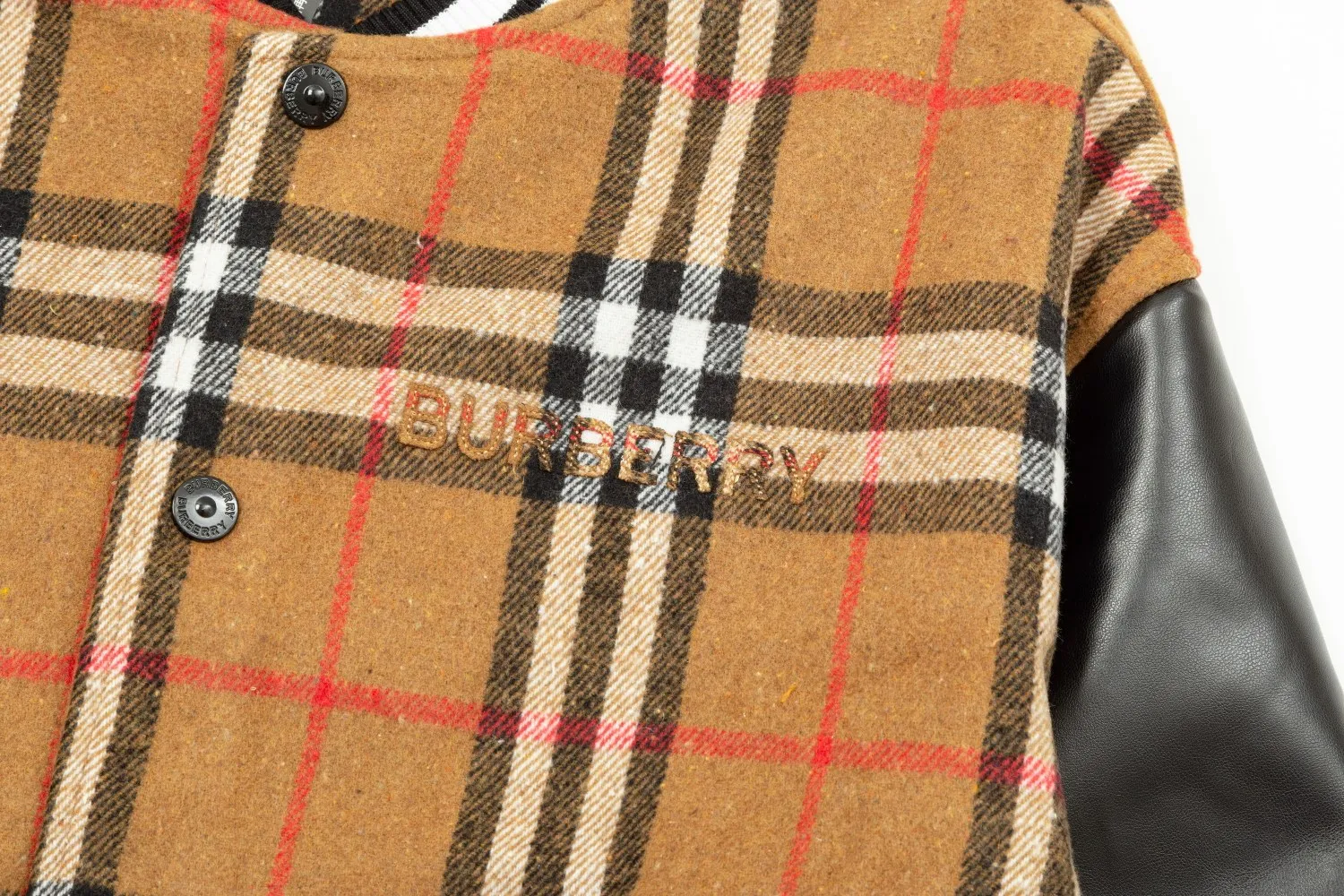 【BURBERRY 公式旗艦店】バーバリー  ジャケット着 好評に付き再入荷！241028