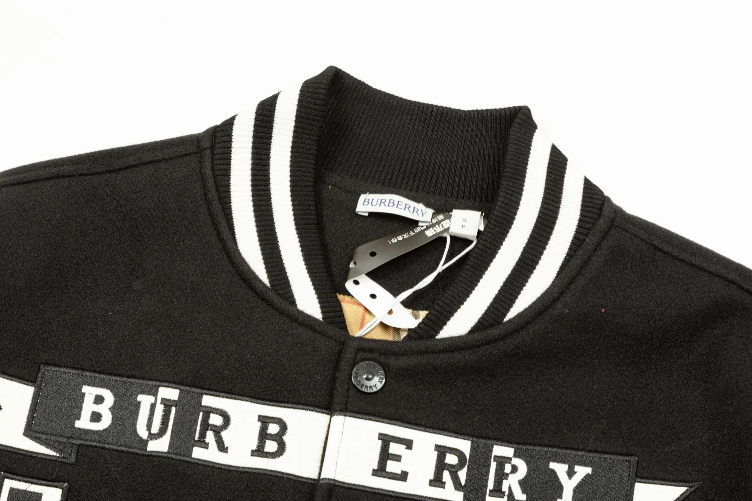 【BURBERRY 公式旗艦店】バーバリー  ジャケット着 好評に付き再入荷！241028