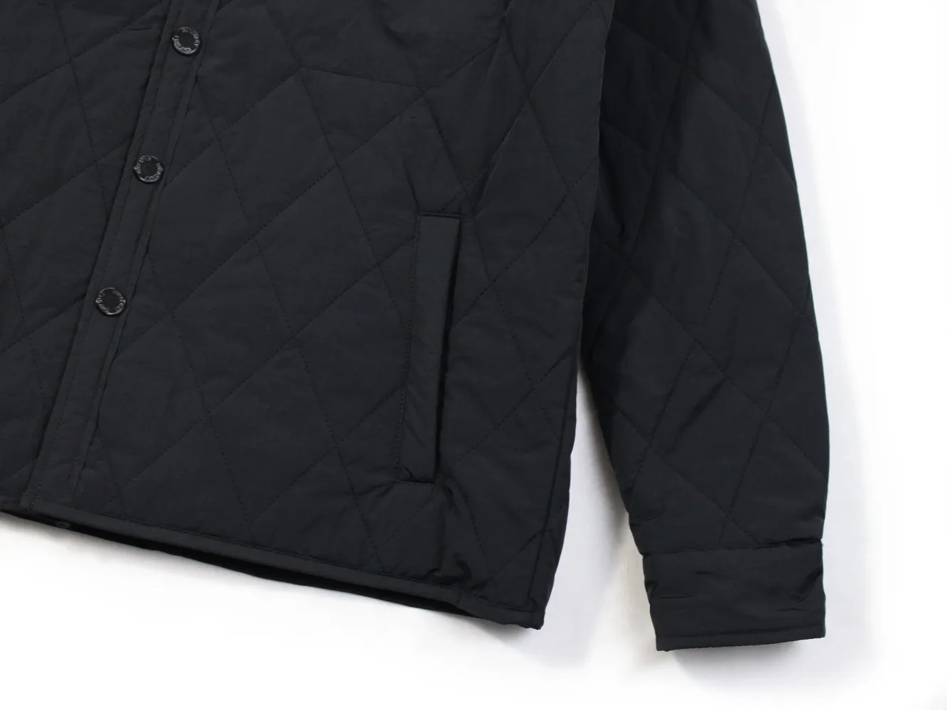 【BURBERRY  公式旗艦店】バーバリー  ジャケット着 ご好評に付き再入荷！241022