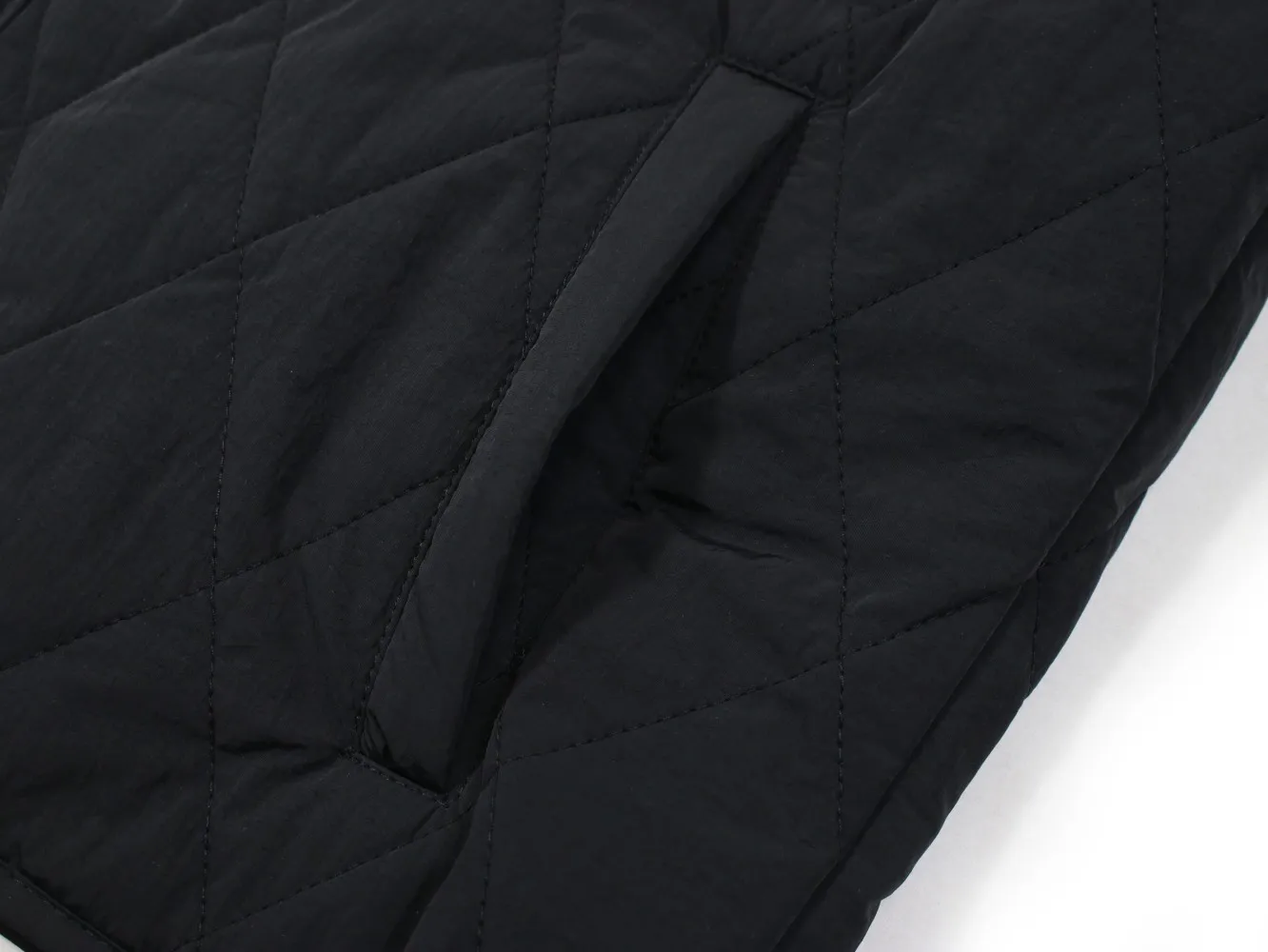 【BURBERRY  公式旗艦店】バーバリー  ジャケット着 ご好評に付き再入荷！241022