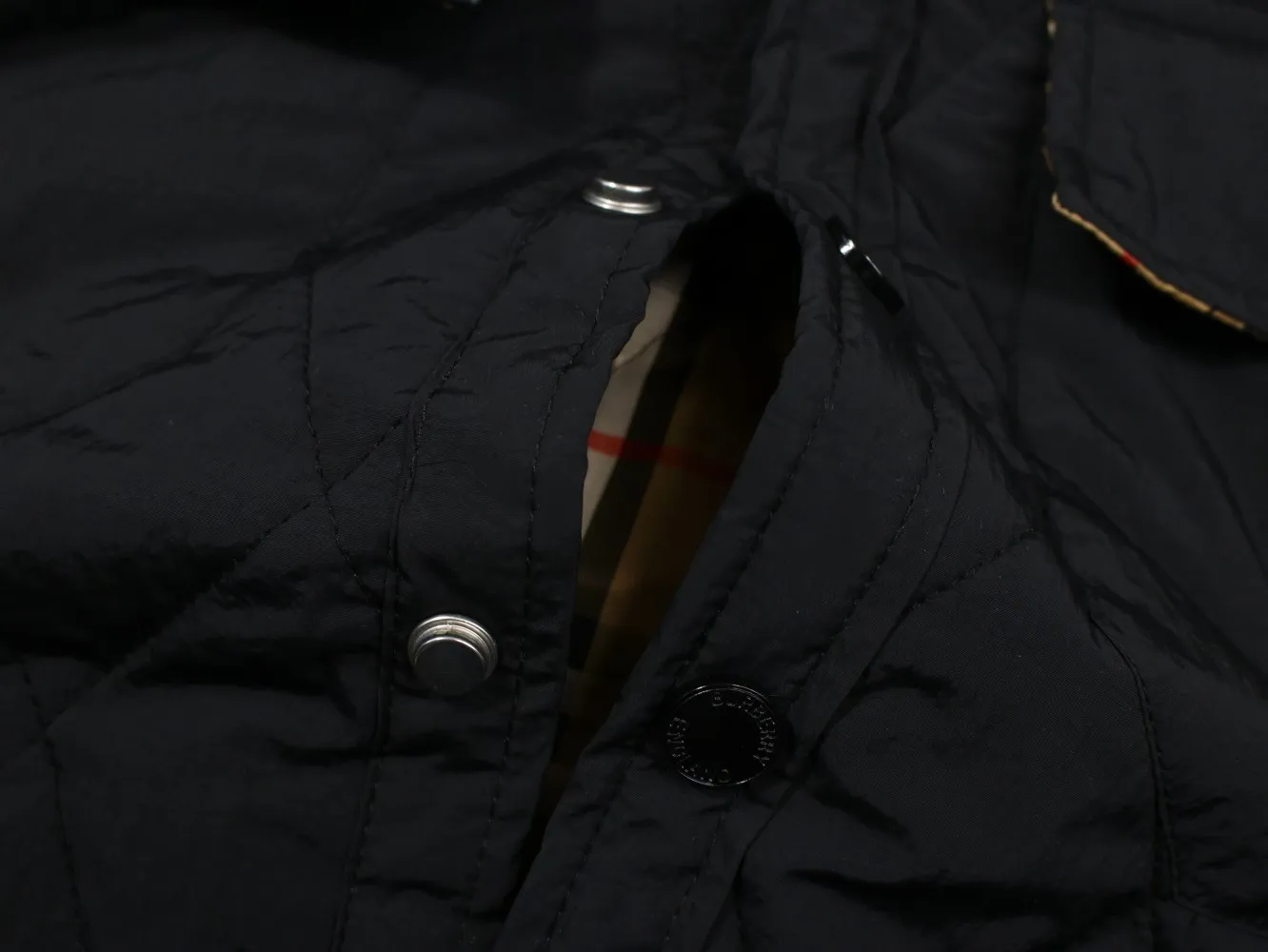 【BURBERRY  公式旗艦店】バーバリー  ジャケット着 ご好評に付き再入荷！241022