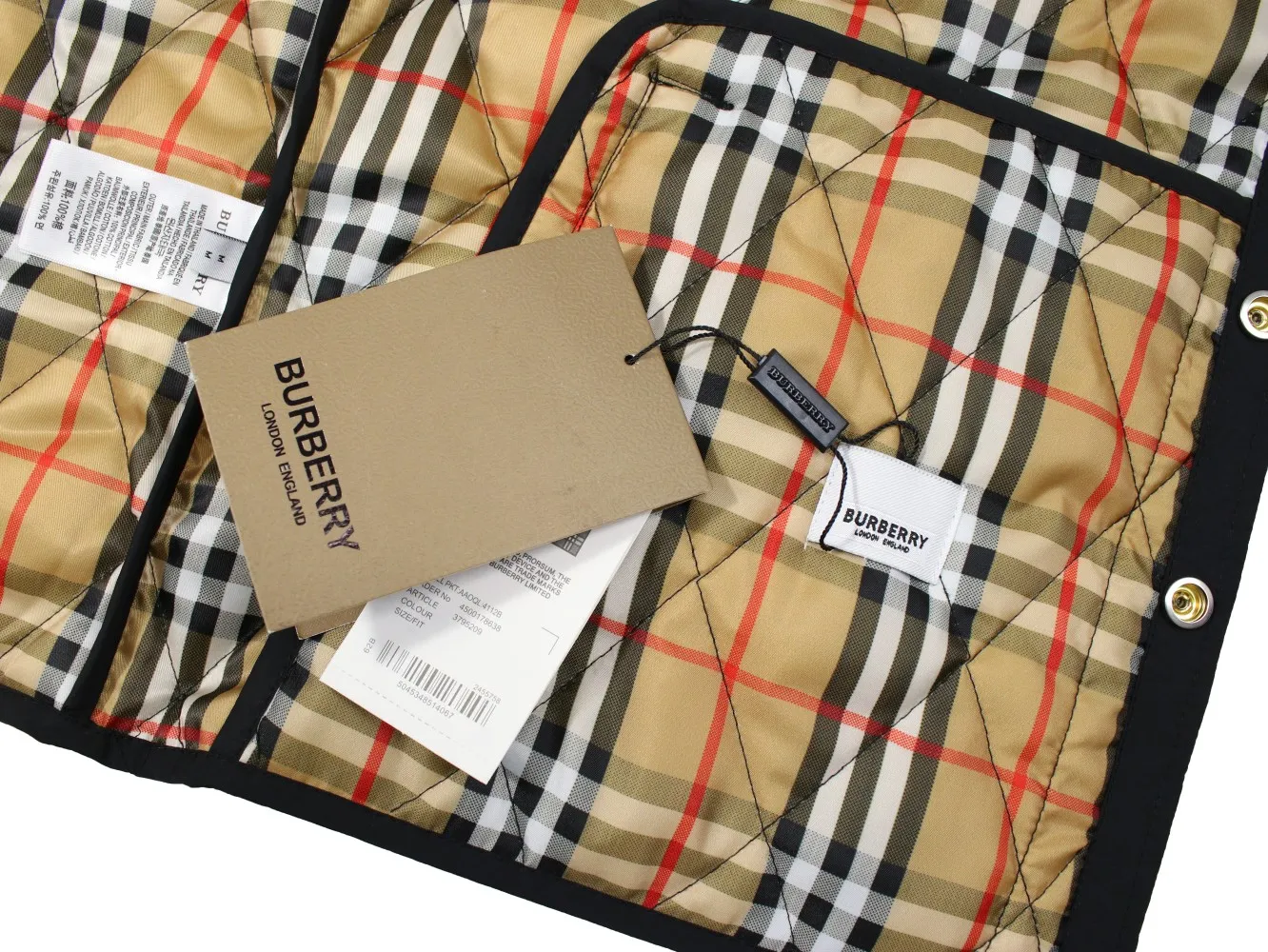 【BURBERRY  公式旗艦店】バーバリー  ジャケット着 ご好評に付き再入荷！241022