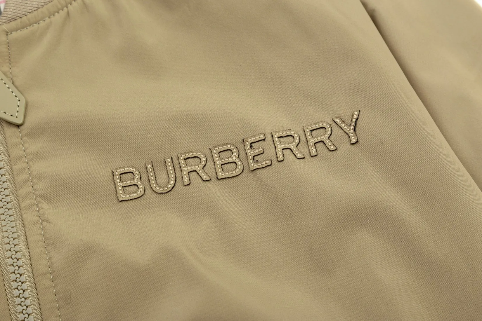 【BURBERRY  公式旗艦店】バーバリー  ジャケット着 ご好評に付き再入荷！241022