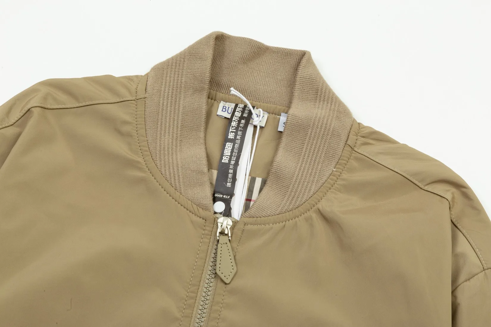 【BURBERRY  公式旗艦店】バーバリー  ジャケット着 ご好評に付き再入荷！241022