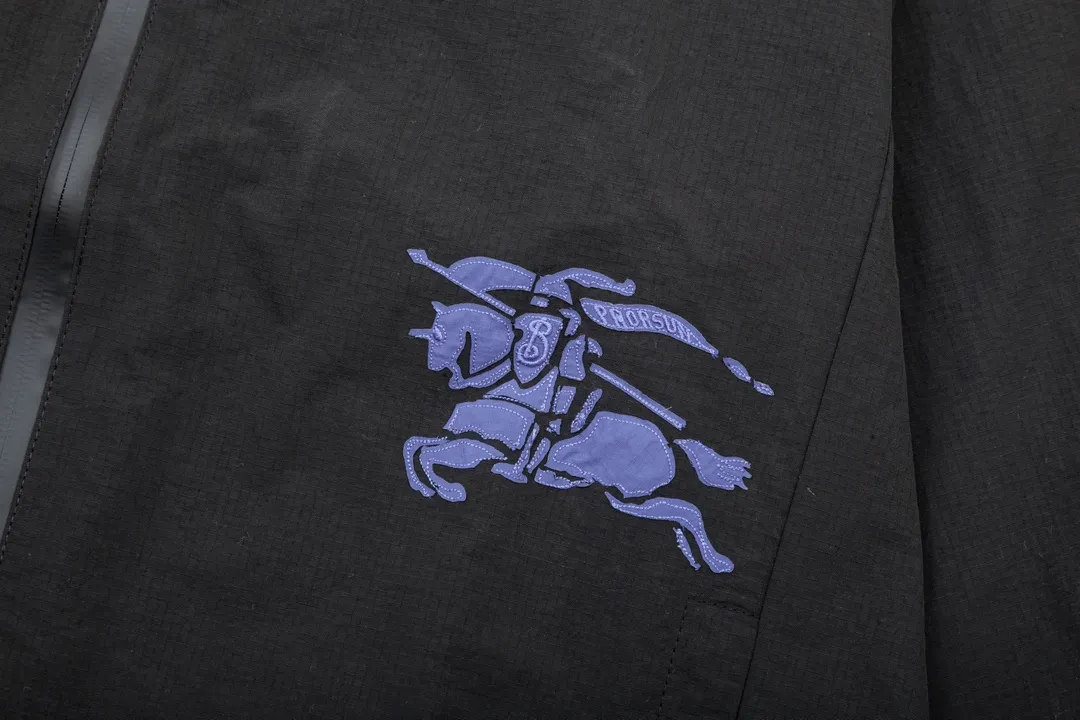 【BURBERRY 公式旗艦店】バーバリー  ジャケット着ご好評に付き再入荷！240924