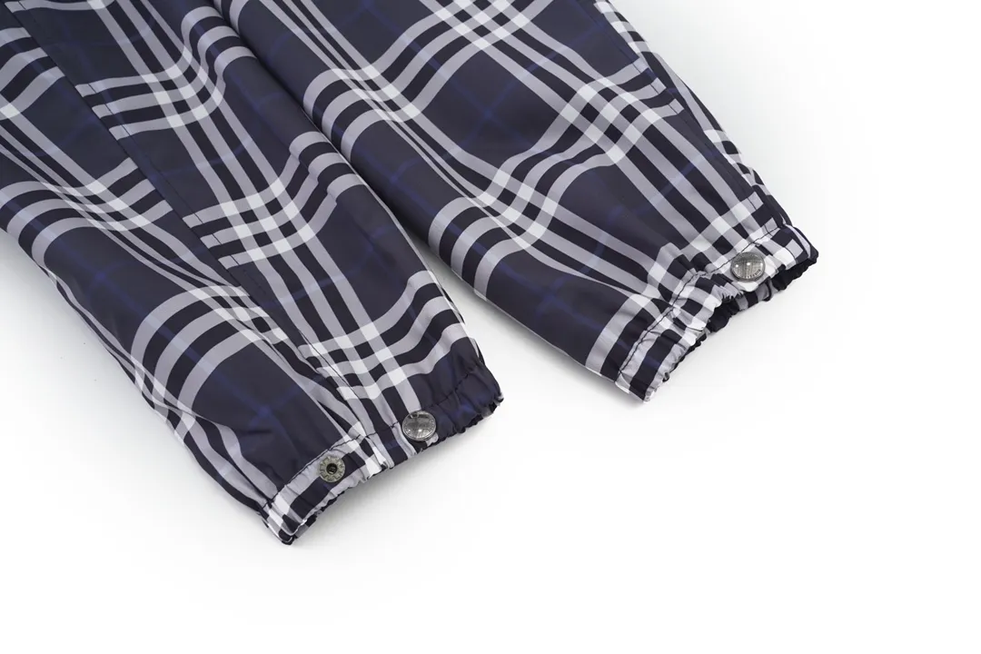 【BURBERRY 公式旗艦店】バーバリー  ジャケット着ご好評に付き再入荷！240923
