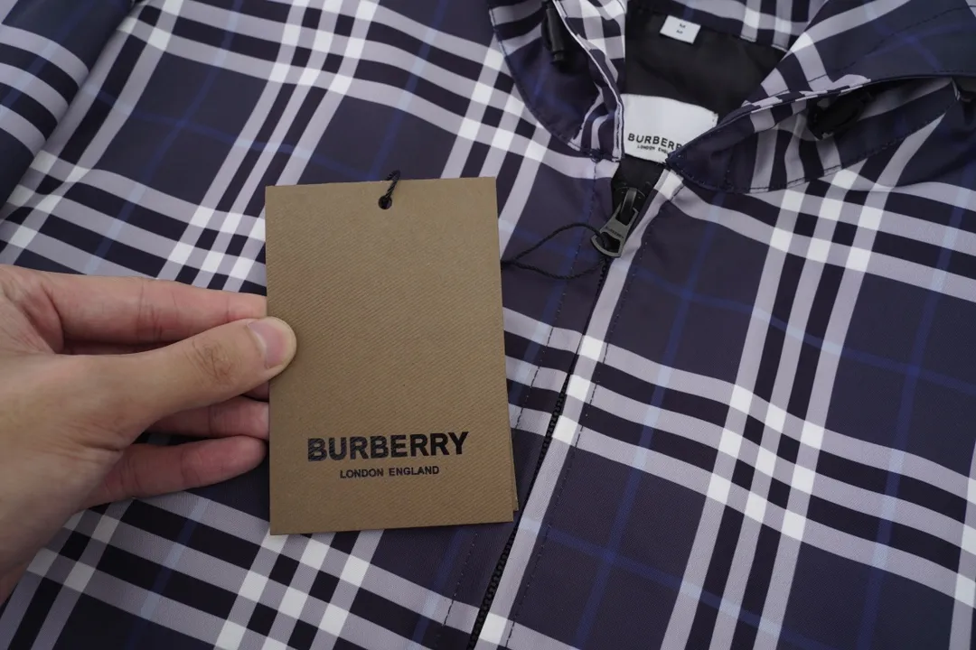 【BURBERRY 公式旗艦店】バーバリー  ジャケット着ご好評に付き再入荷！240923