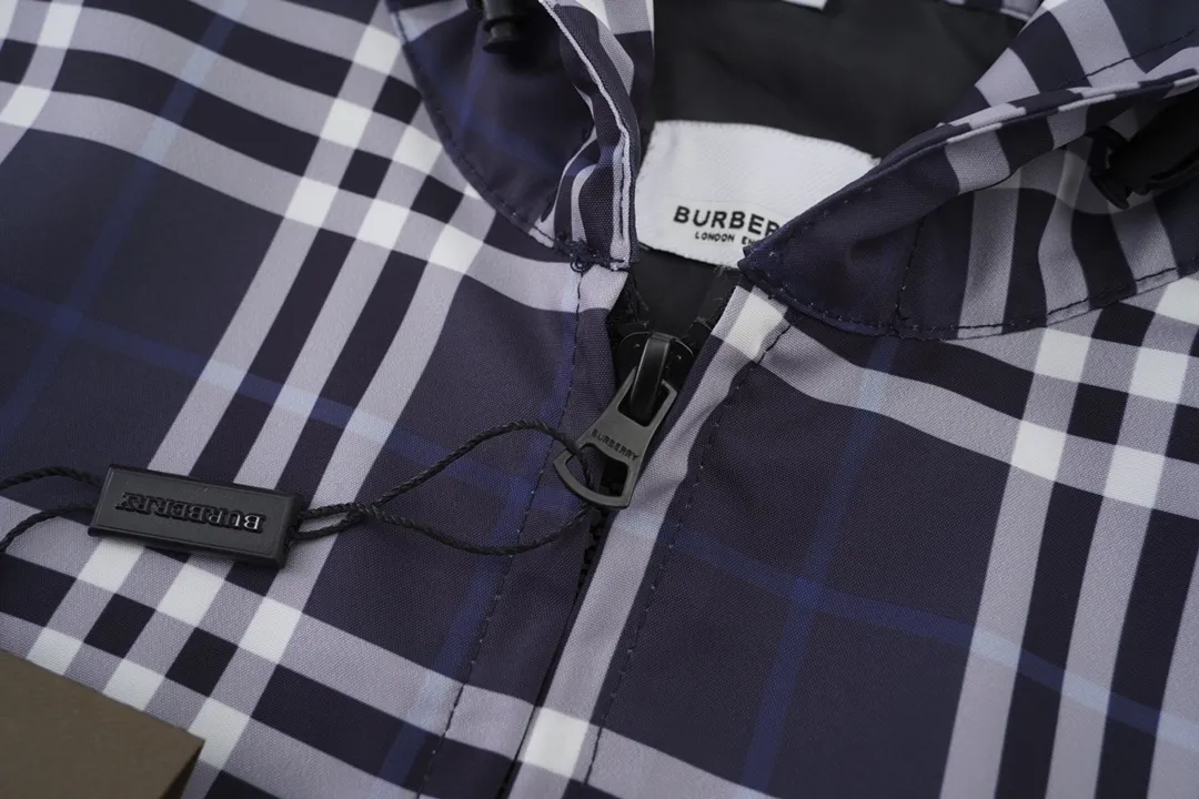 【BURBERRY 公式旗艦店】バーバリー  ジャケット着ご好評に付き再入荷！240923