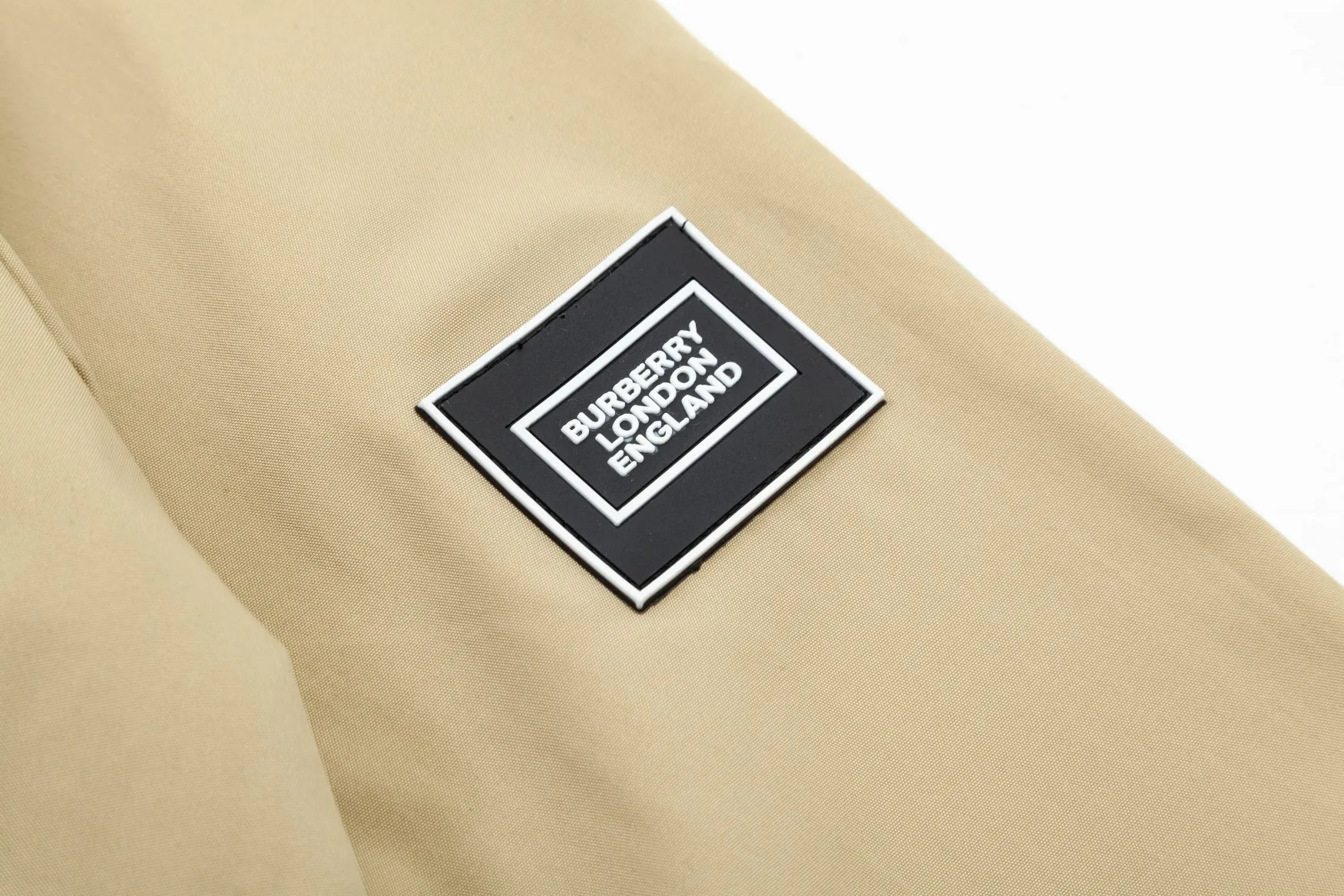 【BURBERRY】バーバリー   ジャケット着ご好評に付き再入荷！240920