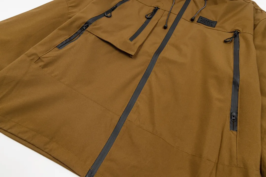 【BURBERRY 公式旗艦店】バーバリー  ジャケット着 好評に付き再入荷 240827