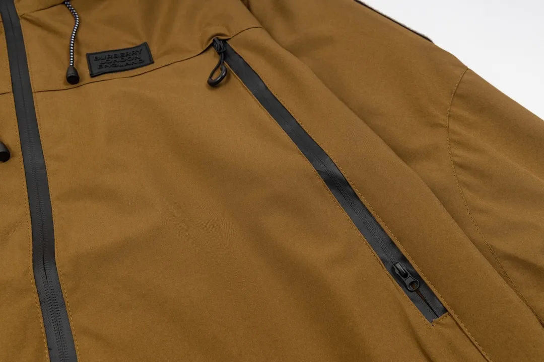 【BURBERRY 公式旗艦店】バーバリー  ジャケット着 好評に付き再入荷 240827