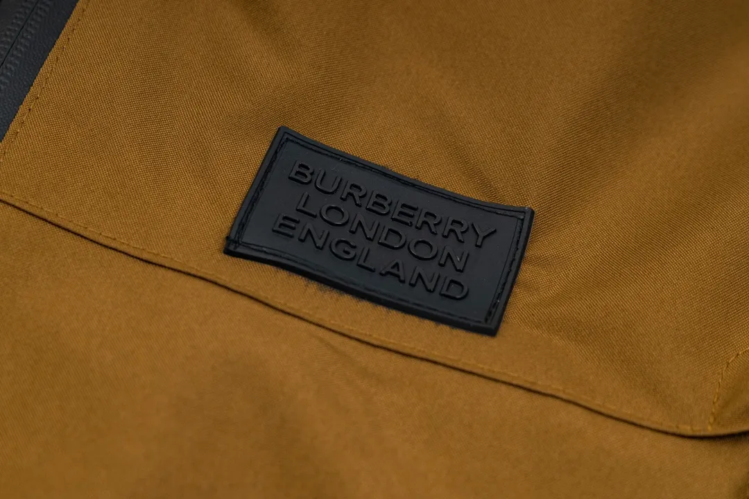 【BURBERRY 公式旗艦店】バーバリー  ジャケット着 好評に付き再入荷 240827