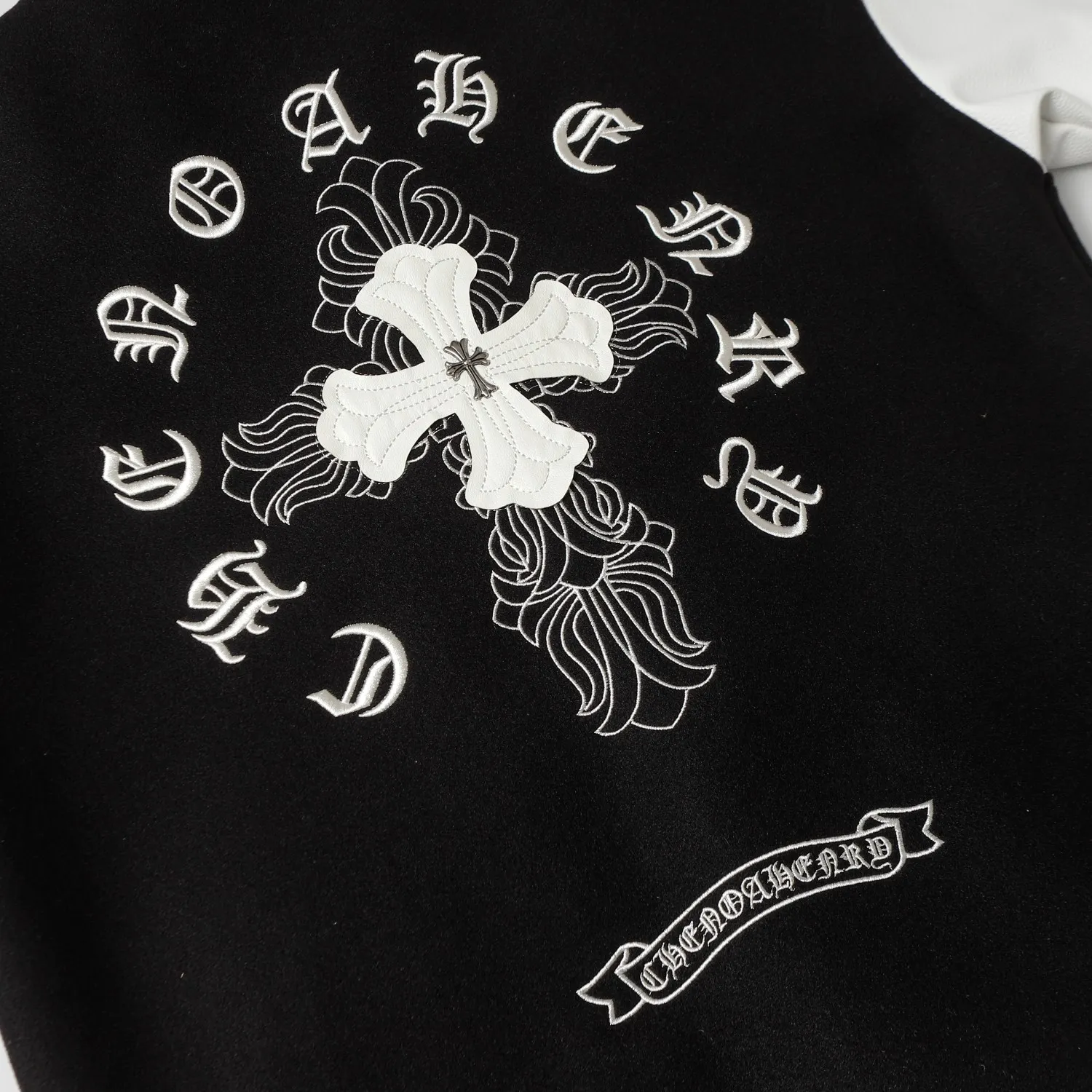 【CHROME HEARTS】クロムハーツ ジャケット着ご好評に付き再入荷！241212