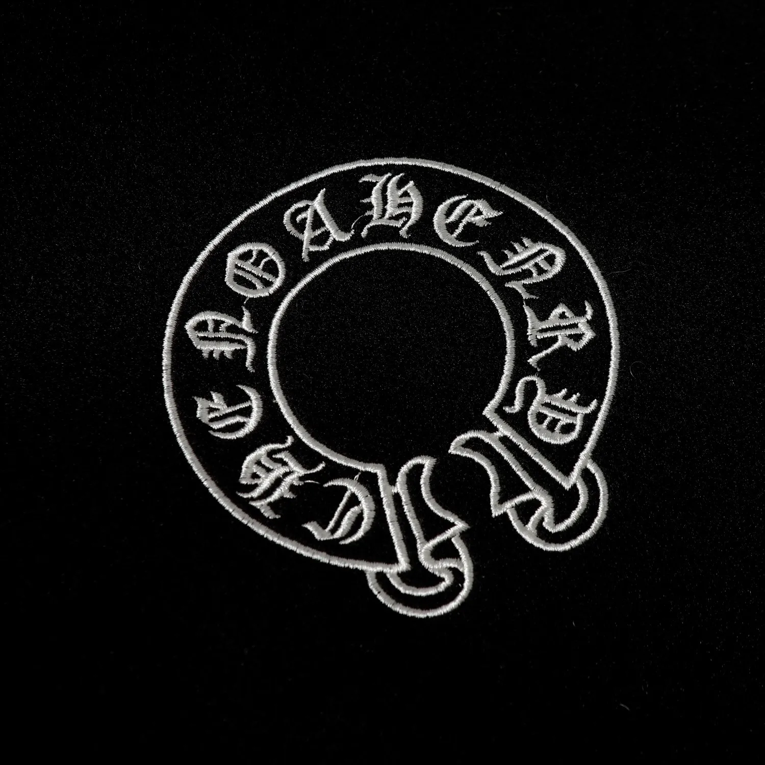 【CHROME HEARTS】クロムハーツ ジャケット着ご好評に付き再入荷！241212