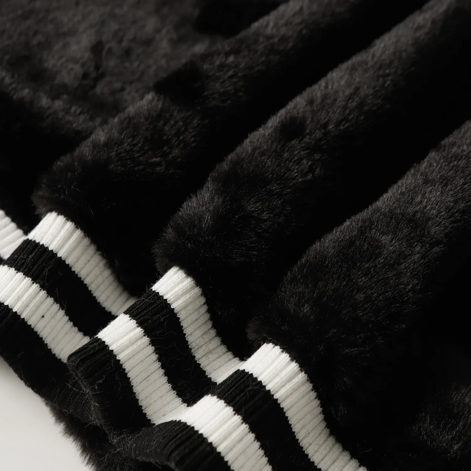 【CHROME HEARTS】クロムハーツ  ジャケット着ご好評に付き再入荷！241118