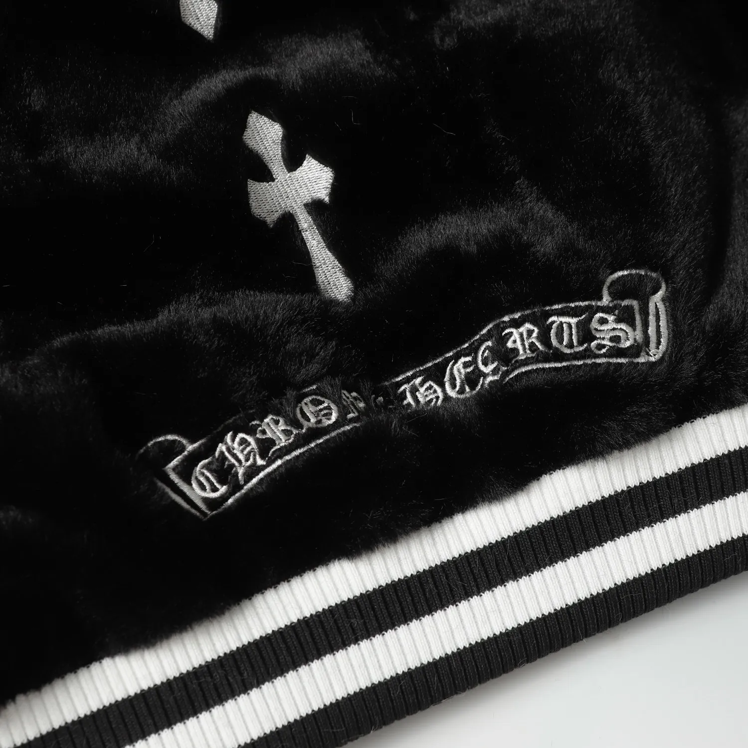 【CHROME HEARTS】クロムハーツ  ジャケット着ご好評に付き再入荷！241118