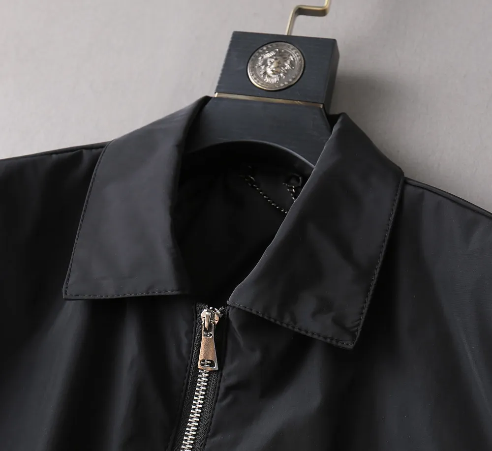 【GIVENCHY 公式旗艦店】ジバンシー   ジャケット着 ご好評に付き再入荷！241023