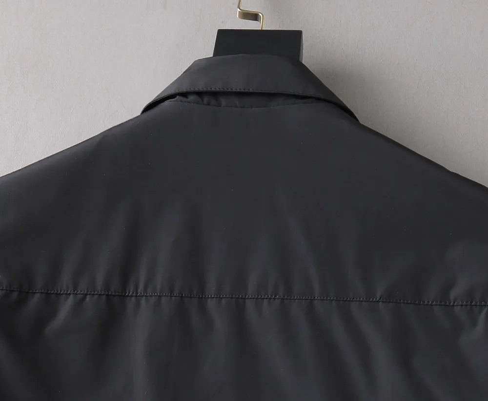 【GIVENCHY 公式旗艦店】ジバンシー   ジャケット着 ご好評に付き再入荷！241023