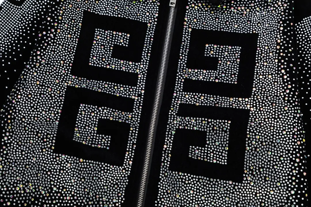 【GIVENCHY  公式旗艦店】ジバンシー   ジャケット着 好評に付き再入荷！241028