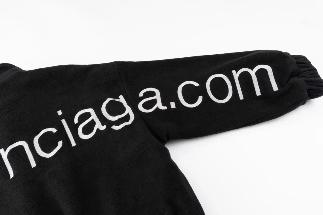 【BALENCIAGA  公式旗艦店】バレンシアガ   ジャケット着 好評に付き再入荷！250107