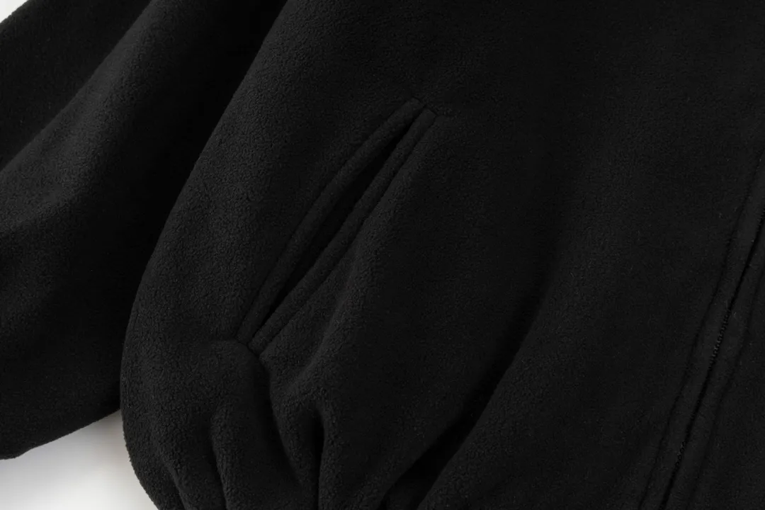 【BALENCIAGA  公式旗艦店】バレンシアガ   ジャケット着 好評に付き再入荷！250107