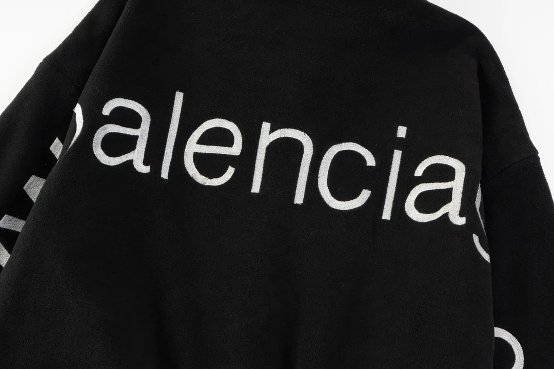 【BALENCIAGA  公式旗艦店】バレンシアガ   ジャケット着 好評に付き再入荷！250107