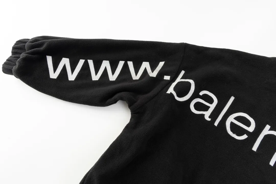 【BALENCIAGA  公式旗艦店】バレンシアガ   ジャケット着 好評に付き再入荷！250107