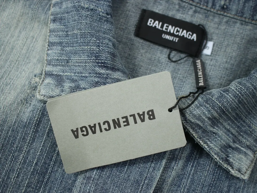 【BALENCIAGA  公式旗艦店】バレンシアガ    ジャケット着 好評に付き再入荷！250107