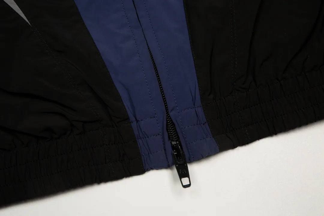 【BALENCIAGA  公式旗艦店】バレンシアガ    ジャケット着 好評に付き再入荷！250107