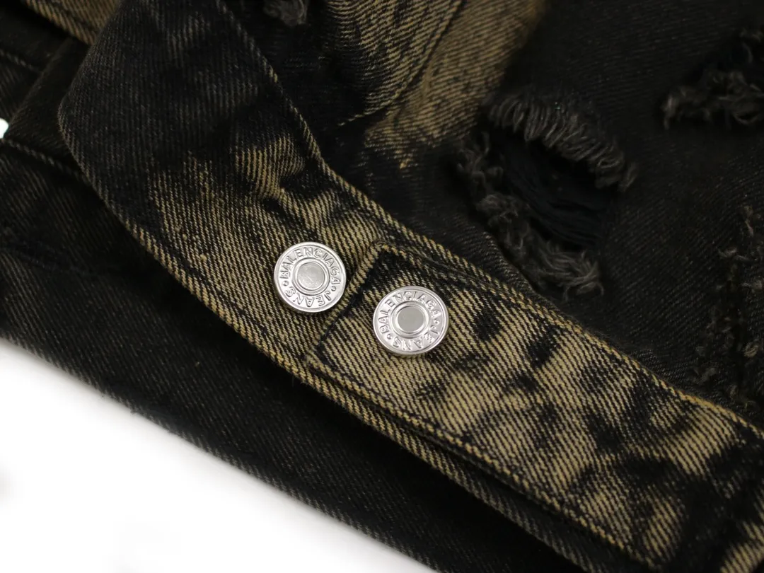 【BALENCIAGA  公式旗艦店】バレンシアガ    ジャケット着 好評に付き再入荷！250107