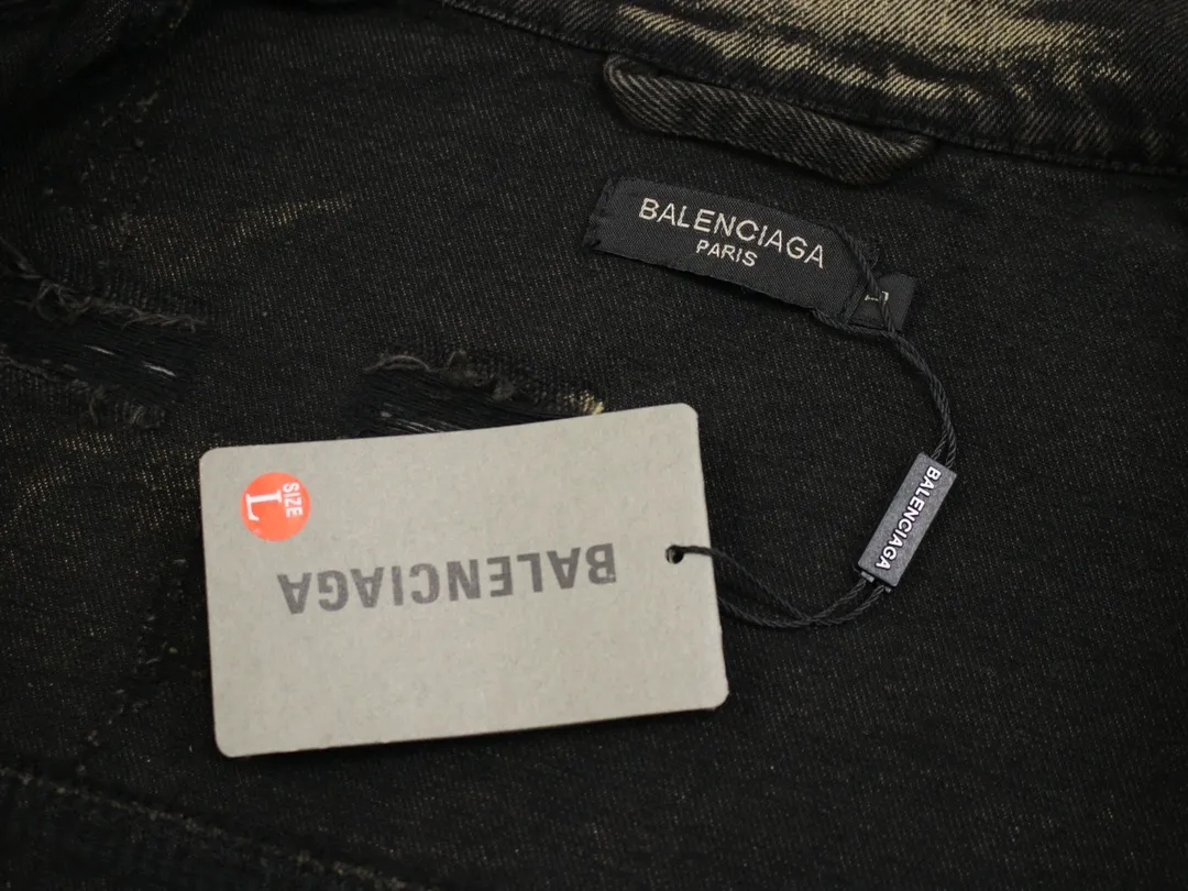 【BALENCIAGA  公式旗艦店】バレンシアガ    ジャケット着 好評に付き再入荷！250107