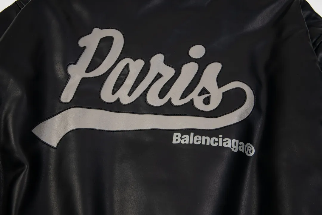 【BALENCIAGA  公式旗艦店】バレンシアガ    ジャケット着 好評に付き再入荷！250107