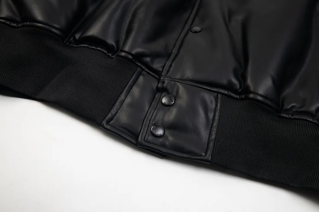 【BALENCIAGA  公式旗艦店】バレンシアガ    ジャケット着 好評に付き再入荷！250107
