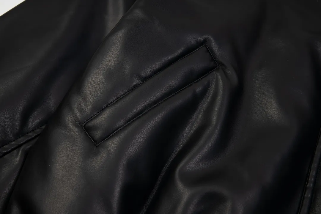 【BALENCIAGA  公式旗艦店】バレンシアガ    ジャケット着 好評に付き再入荷！250107
