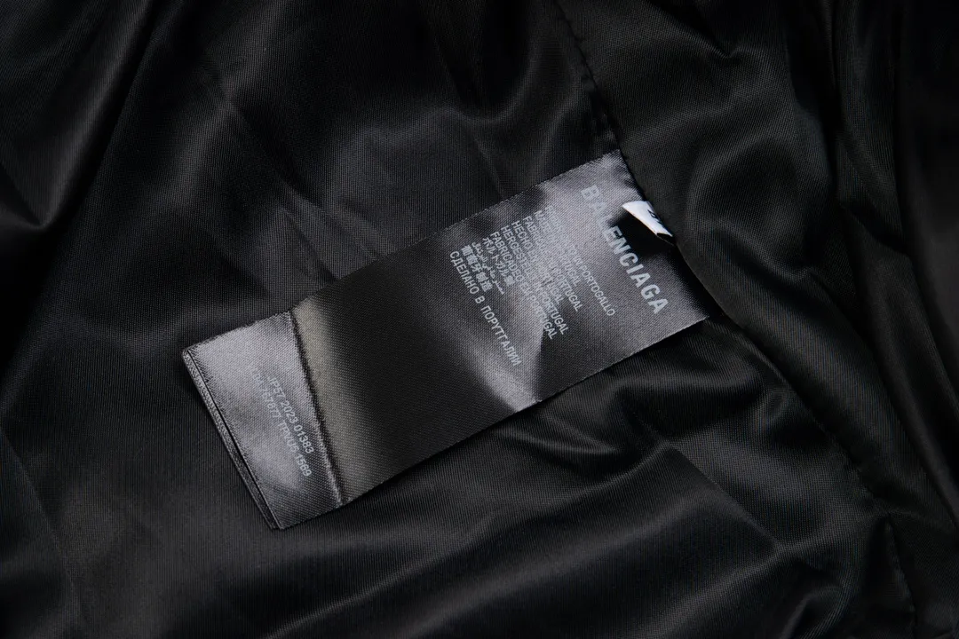 【BALENCIAGA  公式旗艦店】バレンシアガ    ジャケット着 好評に付き再入荷！250107