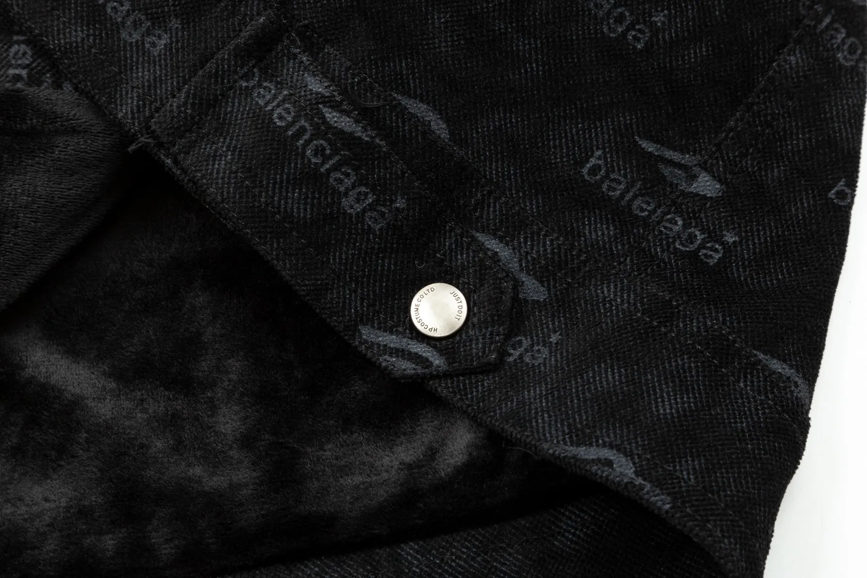 【BALENCIAGA  公式旗艦店】バレンシアガ    ジャケット着 好評に付き再入荷！241119