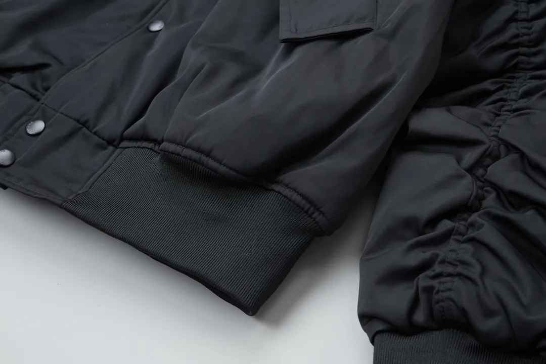 【BALENCIAGA  公式旗艦店】バレンシアガ    ジャケット着 好評に付き再入荷！241119