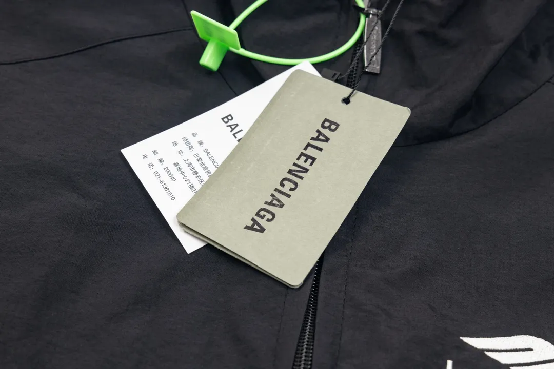 【BALENCIAGA  公式旗艦店】バレンシアガ    ジャケット着 好評に付き再入荷！241119