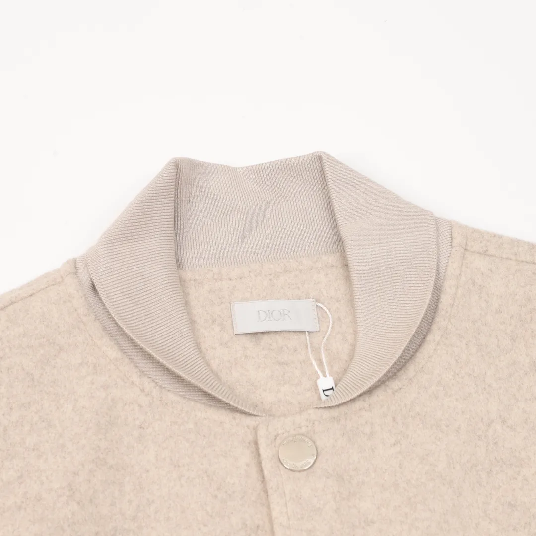 【BALENCIAGA  公式旗艦店】バレンシアガ   ジャケット着 好評に付き再入荷！241119