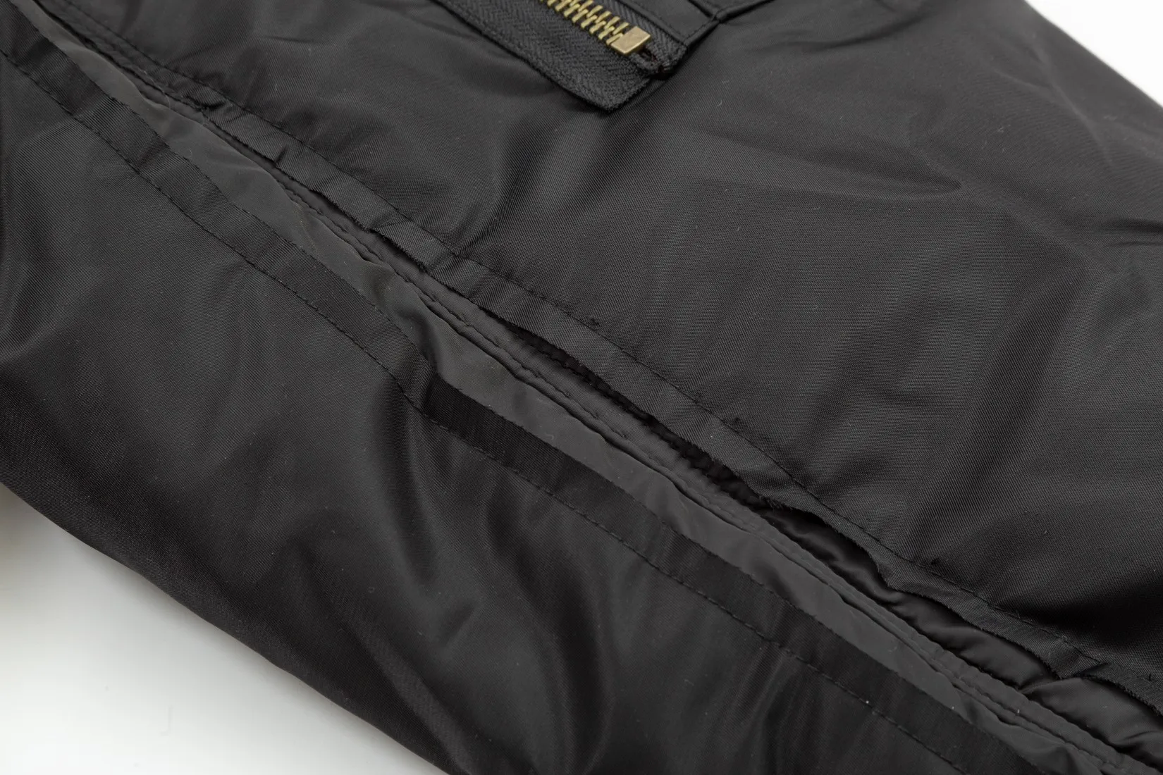 【BALENCIAGA  公式旗艦店】バレンシアガ  ジャケット着 ご好評に付き再入荷！241022