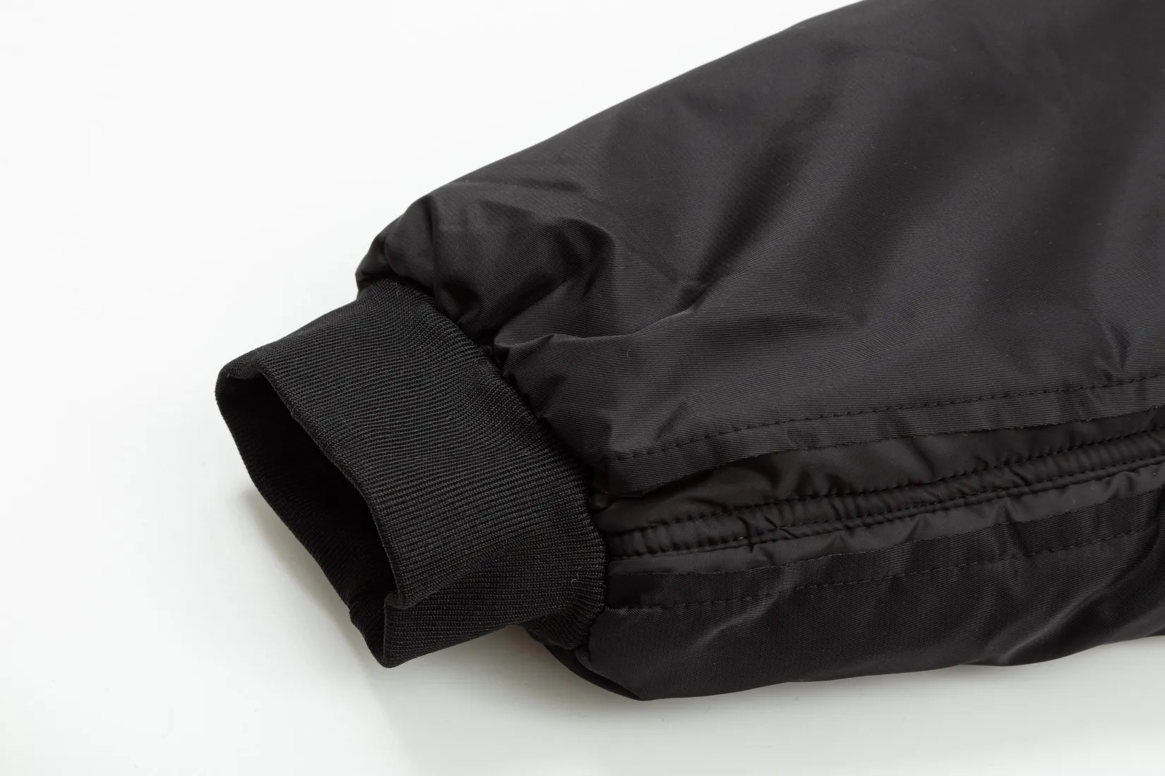 【BALENCIAGA  公式旗艦店】バレンシアガ  ジャケット着 ご好評に付き再入荷！241022