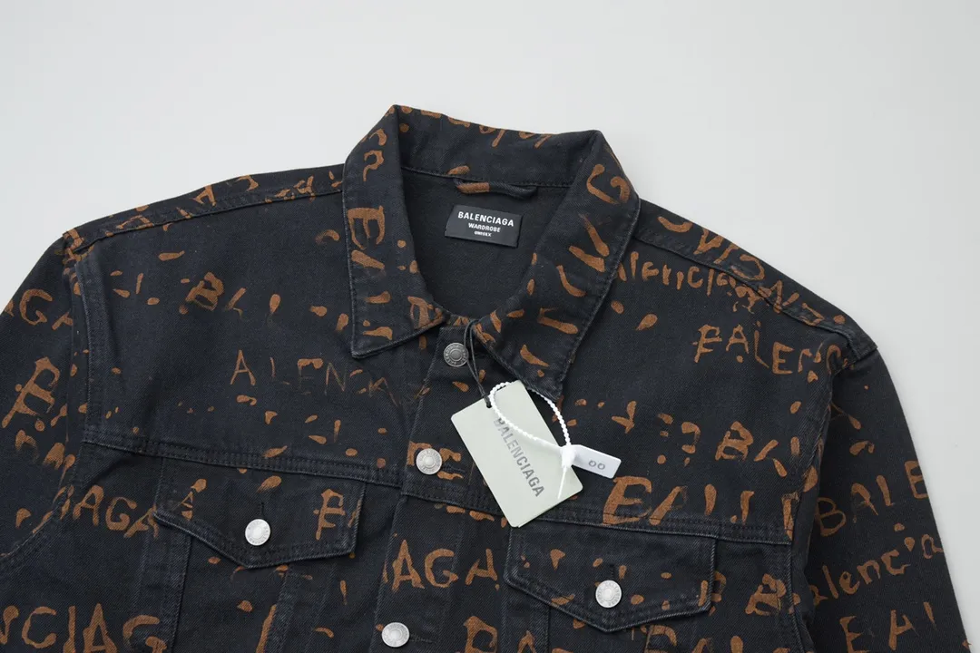 【BALENCIAGA  公式旗艦店】バレンシアガ  ジャケット着 ご好評に付き再入荷！241022