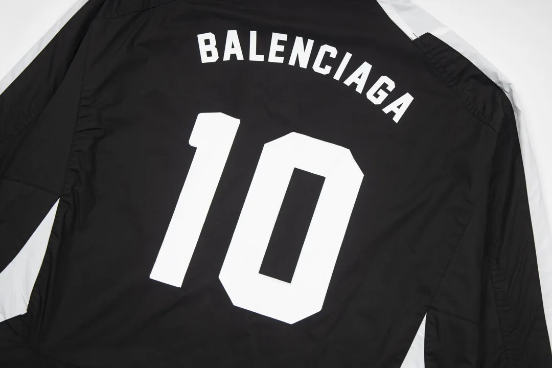 【BALENCIAGA】バレンシアガ  ジャケット着  ご好評に付き再入荷！240924